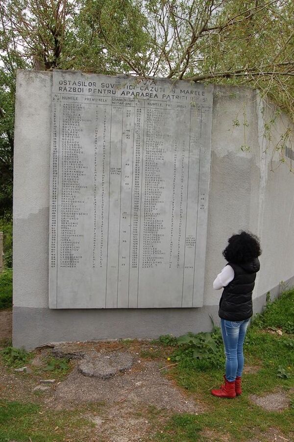 Новые имена героев и молдавское село, дважды опаленное войной Новые имена героев и молдавское село, дважды опаленное войной - Sputnik Молдова