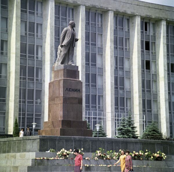 Soarta ciudată și istoria monumentelor din Chișinău Soarta ciudată și istoria monumentelor din Chișinău - Sputnik Moldova