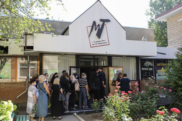 Молдова прощается с Юрием Хармелиным: его смерть - серьезная потеря для страны Молдова прощается с Юрием Хармелиным: его смерть - серьезная потеря для страны - Sputnik Молдова