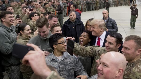 Президент США Дональд Трамп на военной авиабазе Рамштайн, Германия - Sputnik Молдова