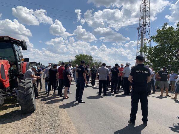 Protestatarii au blocat drumul național Chișinău-Căușeni - Sputnik Moldova