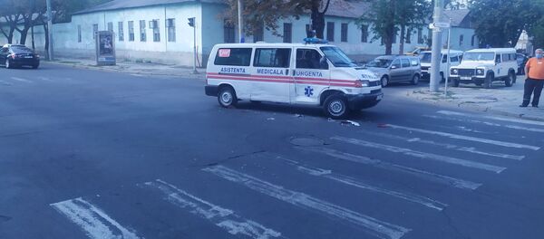 Accident cu implicarea unei ambulanțe în Capitală - Sputnik Moldova