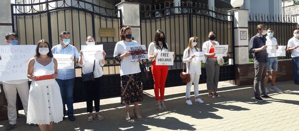 протест представителей НПО у Посольства Белоруссии  - Sputnik Moldova