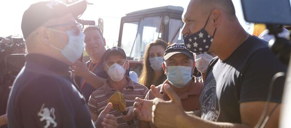 Протесты аграриев у входа в Сынжеру - Sputnik Moldova