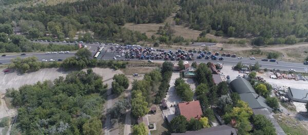 Poliția nu permite agricultorilor protestatari să intre în capitală pe șoseaua Chișinău-Hâncești  - Sputnik Moldova