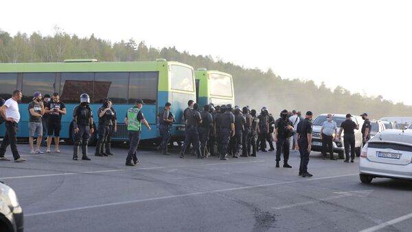 Protestatarii se îndreaptă spre intrarea în orașul Chișinău - Sputnik Moldova