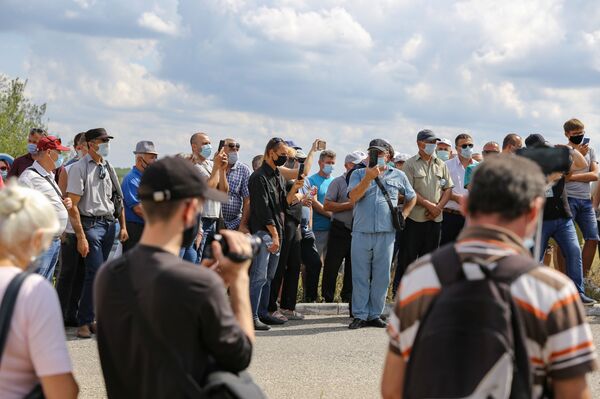 На митинге в воскресенье фермеры решили продолжить акции протеста На митинге в воскресенье фермеры решили продолжить акции протеста - Sputnik Молдова