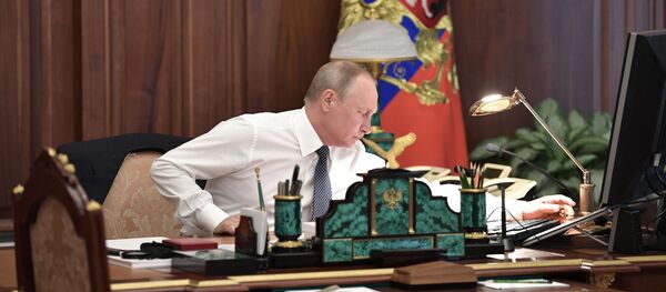 Vladimir Putin, în cabinetul din Kremlin Vladimir Putin, în cabinetul din Kremlin - Sputnik Moldova-România