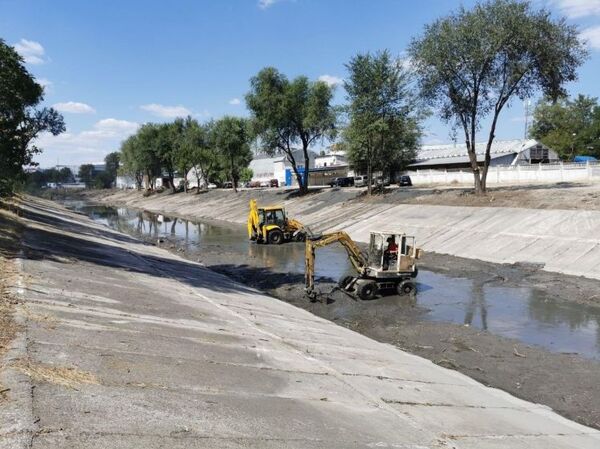 Русло реки Бык в Кишиневе расчистят к середине сентября Русло реки Бык в Кишиневе расчистят к середине сентября - Sputnik Молдова