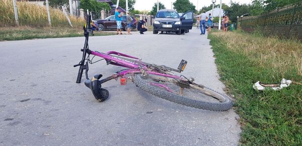 FOTO - Accident la Dondușeni: O biciclistă minoră a fost lovită în plin de o mașină FOTO - Accident la Dondușeni: O biciclistă minoră a fost lovită în plin de o mașină - Sputnik Moldova