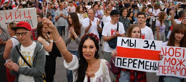 Акция протеста на площади Независимости в Минске 18 августа Акция протеста на площади Независимости в Минске 18 августа - Sputnik Moldova