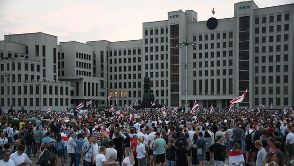 Акция протеста у Дома правительства в Минске 18 августа - Sputnik Молдова