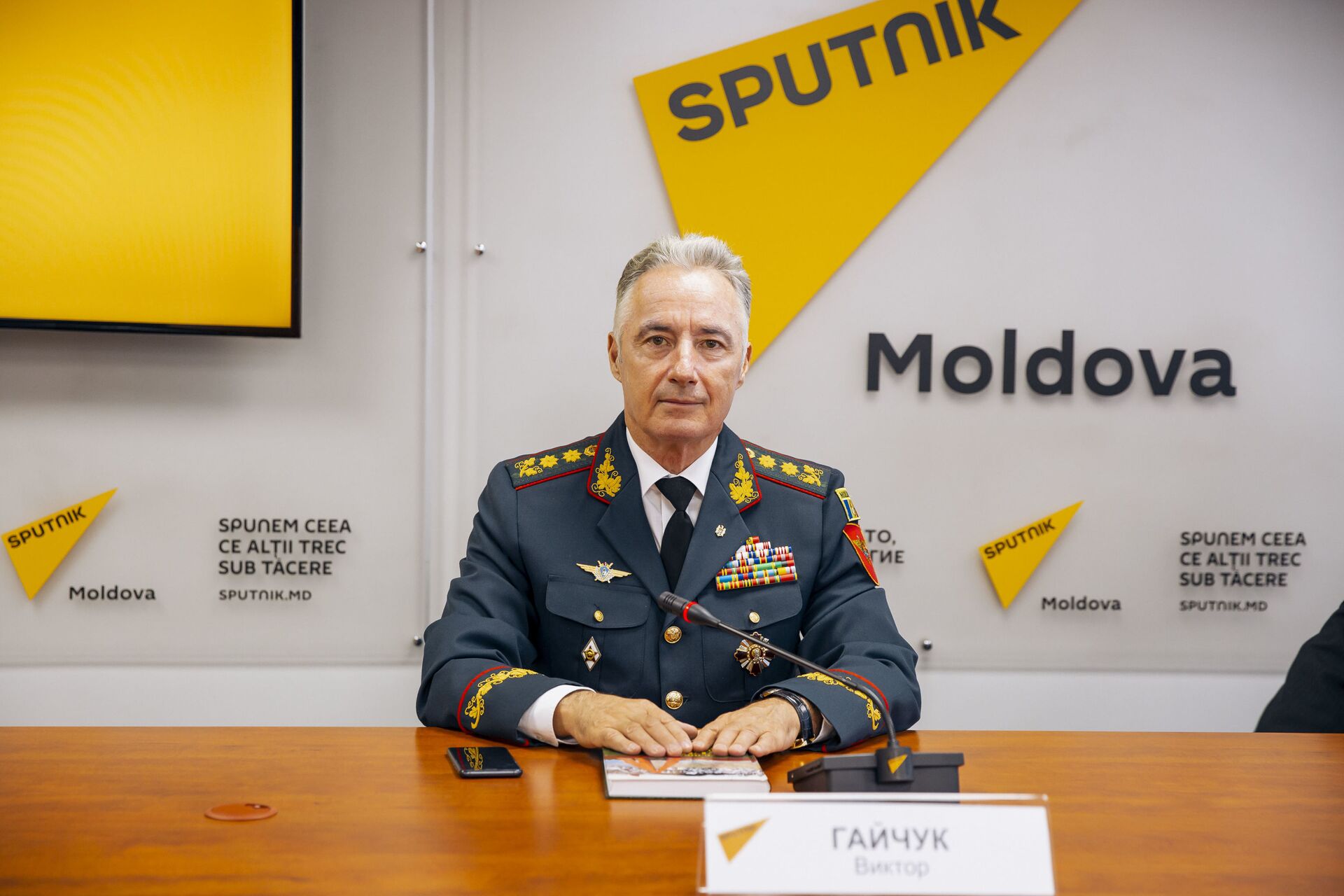 Victor Gaiciuc a oferit detalii despre modul în care militarii patrulează pe străzi - Sputnik Moldova, 1920, 08.04.2021