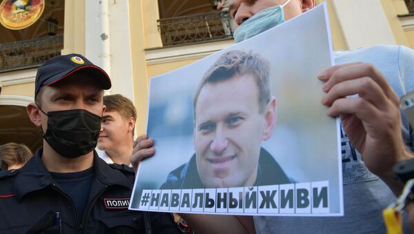 Une action de soutien à Navalny à Saint-Pétersbourg - Sputnik Moldova-România