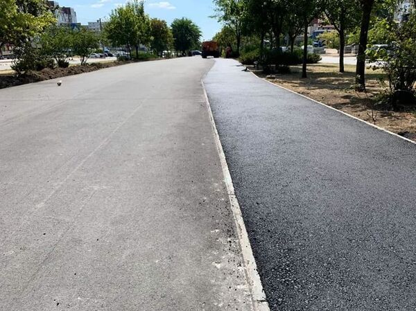 Pistă pentru bicicliști în sectorul Ciocana: Cum decurg lucrările de amenajare - Foto Pistă pentru bicicliști în sectorul Ciocana: Cum decurg lucrările de amenajare - Foto - Sputnik Moldova