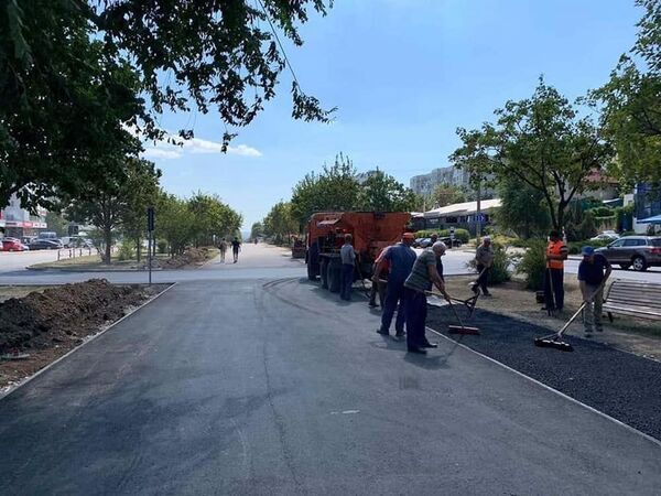Pistă pentru bicicliști în sectorul Ciocana: Cum decurg lucrările de amenajare - Foto Pistă pentru bicicliști în sectorul Ciocana: Cum decurg lucrările de amenajare - Foto - Sputnik Moldova