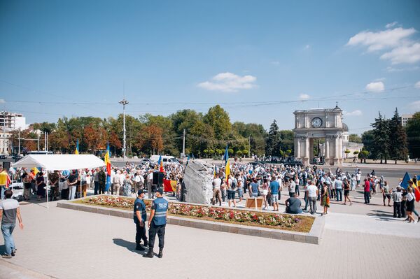 Un combatant protestatar - trebuie un candidat comun la prezidențiale: Pe cine a propus Un combatant protestatar - trebuie un candidat comun la prezidențiale: Pe cine a propus - Sputnik Moldova