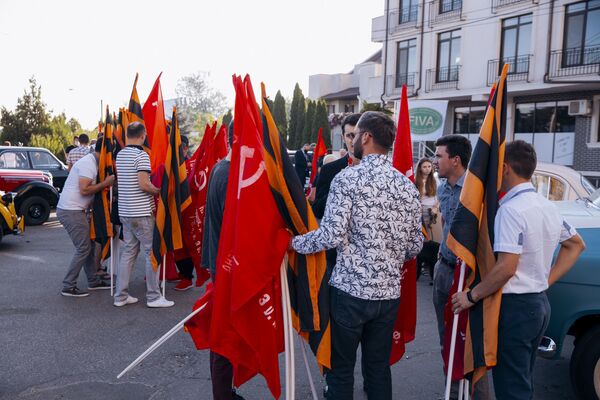 Participanții la manifestație au venit cu drapele  - Sputnik Moldova