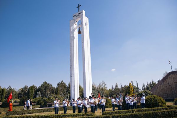 Автопробег, посвященный 76-летию освобождения и Шерпенский плацдарм Автопробег, посвященный 76-летию освобождения и Шерпенский плацдарм - Sputnik Молдова