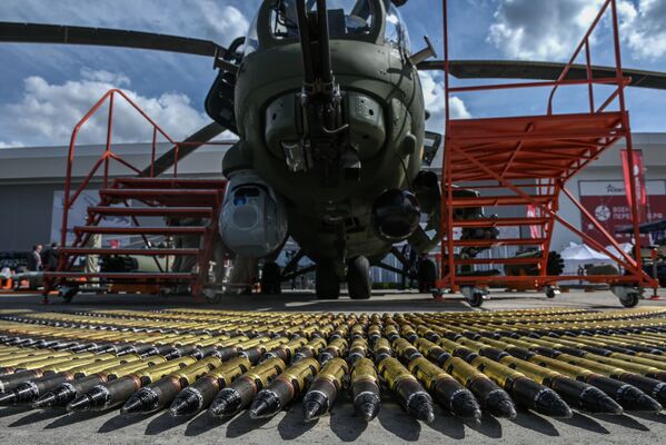 Elicopterul Mi-28N Vânătorul de noapte la Forumul tehnico-militar Internațional „Army 2020” în Parcul militar „Patriot” - Sputnik Moldova