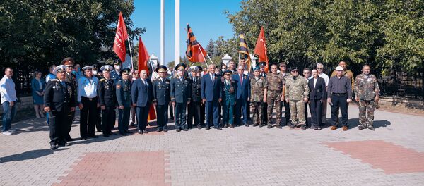 Omagiu eroilor căzuți pe Capuol de pod „Șerpeni” Omagiu eroilor căzuți pe Capuol de pod „Șerpeni” - Sputnik Moldova