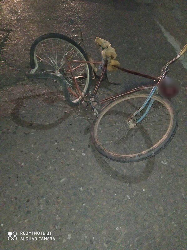 Foto: Moarte cumplită la Căușeni - o biciclistă, sfârtecată de impactul cu un automobil Foto: Moarte cumplită la Căușeni - o biciclistă, sfârtecată de impactul cu un automobil - Sputnik Moldova