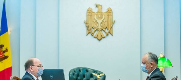 Президент Молдовы Игорь Додон и посол России в республике Олег Васнецов - Sputnik Молдова