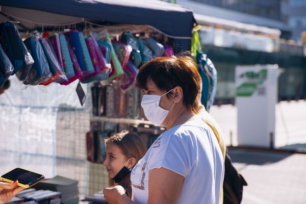 Târgul școlar 2020: De câți bani au nevoie părinții pentru a-și trimite copii la școală Târgul școlar 2020: De câți bani au nevoie părinții pentru a-și trimite copii la școală - Sputnik Moldova