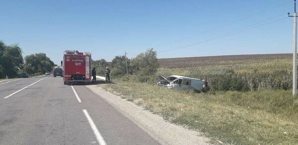 FOTO - Astăzi, pe drumurile din nordul țării: Fiare contorsionate și răniți FOTO - Astăzi, pe drumurile din nordul țării: Fiare contorsionate și răniți - Sputnik Moldova