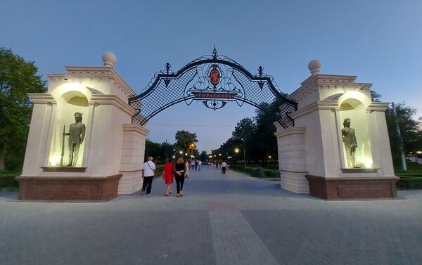 Екатерининский парк накануне открытия - Sputnik Молдова