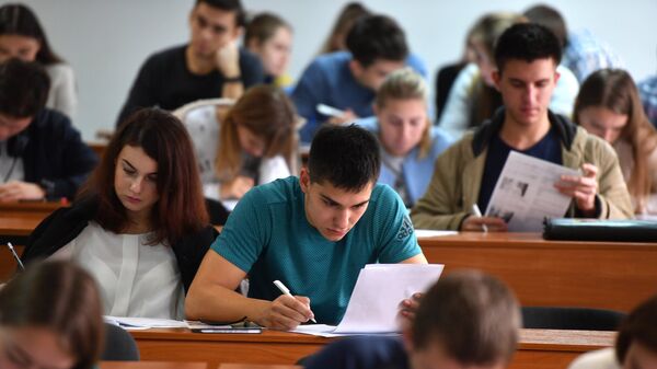 Студенты на лекции - Sputnik Молдова