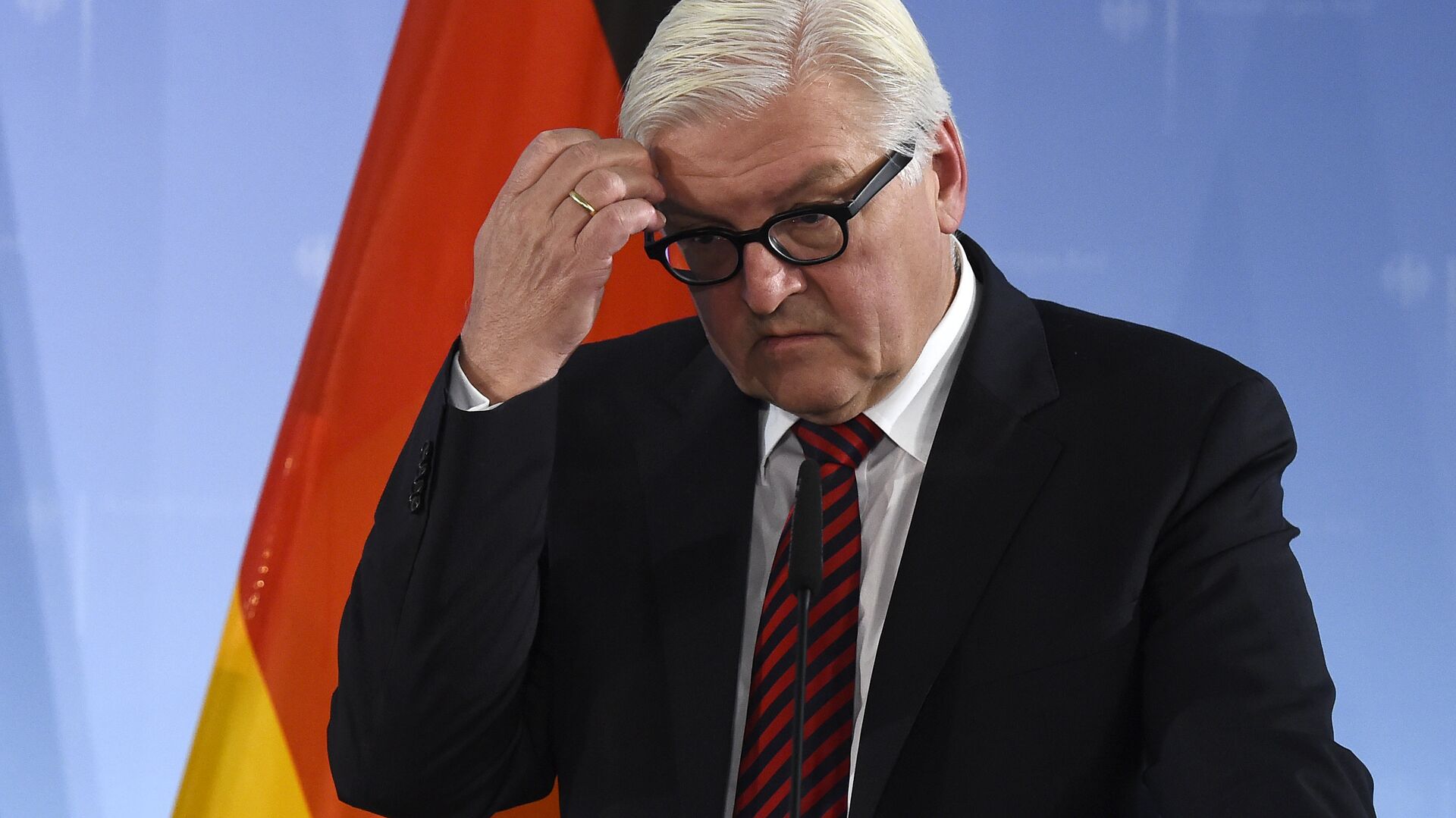 German Foreign Minister Frank-Walter Steinmeier addresses a news conference with his Finnish counterpart in Berlin on October 21, 2015 - Sputnik Moldova-România, 1920, 13.04.2022