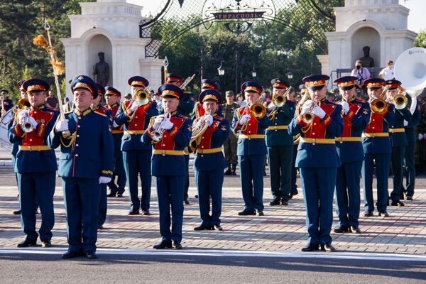 И какой же парад без главного музыкального сопровождения – военного оркестра?! - Sputnik Молдова