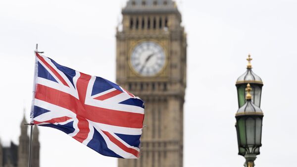Steagul britanic în fața Palatului Westminster din Londra - Sputnik Moldova
