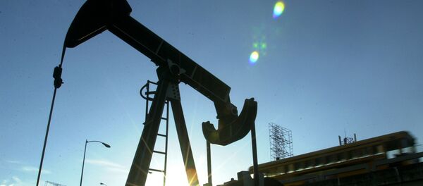 Насос на нефтедобывающей станции Насос на нефтедобывающей станции - Sputnik Молдова