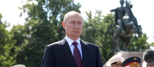 Vladimir Putin de ziua Marinei Ruse Vladimir Putin de ziua Marinei Ruse - Sputnik Moldova-România