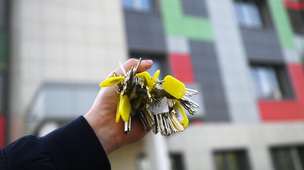Связка ключей от квартир многоэтажного жилого дома, архивное фото - Sputnik Молдова