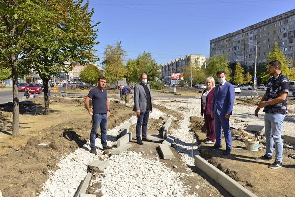 Эту аллею в Кишиневе вскоре будет не узнать: ремонт ведется быстро - фото Эту аллею в Кишиневе вскоре будет не узнать: ремонт ведется быстро - фото - Sputnik Молдова