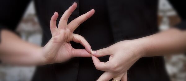 Жест языка глухонемых Жест языка глухонемых - Sputnik Молдова