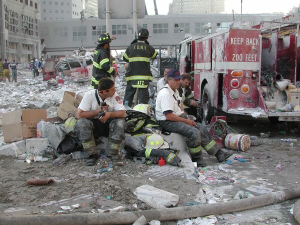 Отдых пожарных 11 сентября, Нью-Йорк - Sputnik Молдова