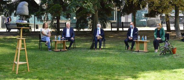 O sculptură, inspirată din opera „Cușma lui Guguță” - Sputnik Moldova