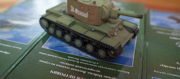 Презентация фотоальбома Оружие Победы. Военная техника на страже исторической памяти - Sputnik Молдова