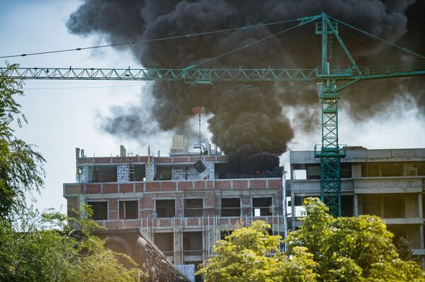 Incendiu lângă Teatrul de Operă și Balet: Intervenția pompierilor - FOTO - Sputnik Moldova