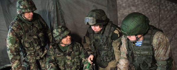 Учения ВДВ России, Белоруссии и Сербии Славянское братство-2016 Учения ВДВ России, Белоруссии и Сербии Славянское братство-2016 - Sputnik Moldova-România