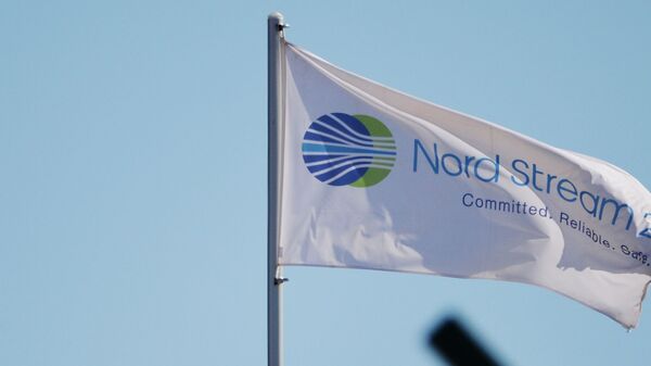 Флаг с символикой компании Nord Stream 2 AG, ведущей строительство газопровода Северный поток-2 в Германии - Sputnik Молдова