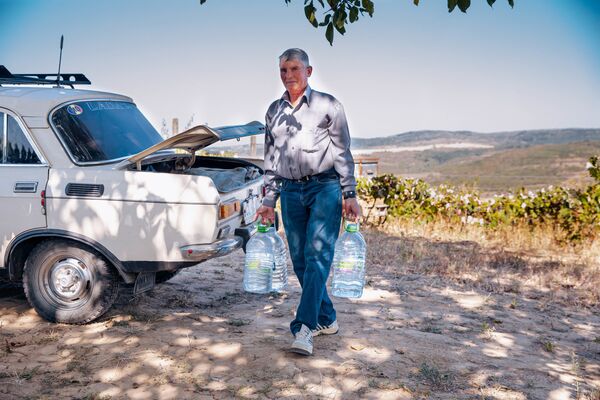 Право на воду: как жители молдавских сел борются за ценнейший ресурс на земле Право на воду: как жители молдавских сел борются за ценнейший ресурс на земле - Sputnik Молдова