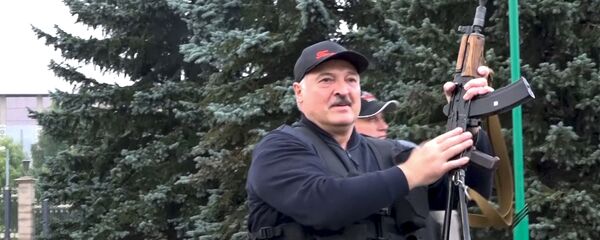 Aleksandr Lukașenko în timpul protestelor din Belarus Aleksandr Lukașenko în timpul protestelor din Belarus - Sputnik Moldova-România