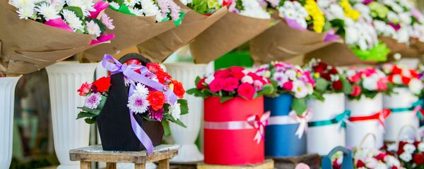 Piața de flori din strada Mitropolit Gavriil Bănulescu-Bodoni, Chișinău Piața de flori din strada Mitropolit Gavriil Bănulescu-Bodoni, Chișinău - Sputnik Moldova