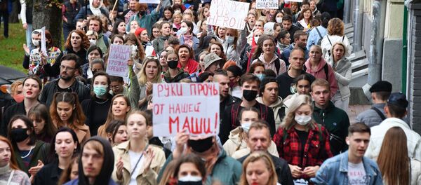 Участники акции протеста в Минске - Sputnik Moldova