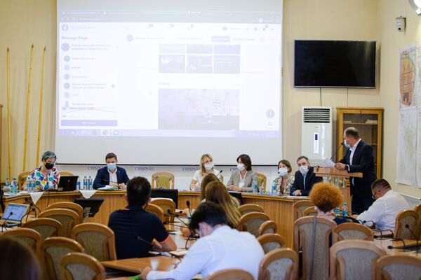 Московский урбанист о Кишиневе: Здесь к зданиям пристраивают по полдома Московский урбанист о Кишиневе: Здесь к зданиям пристраивают по полдома - Sputnik Молдова